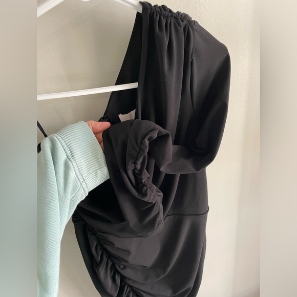 Cinq a Sept Alora Dress - One Shoulder Ruched Mini - Black - Size 8 - Picture 13 of 15